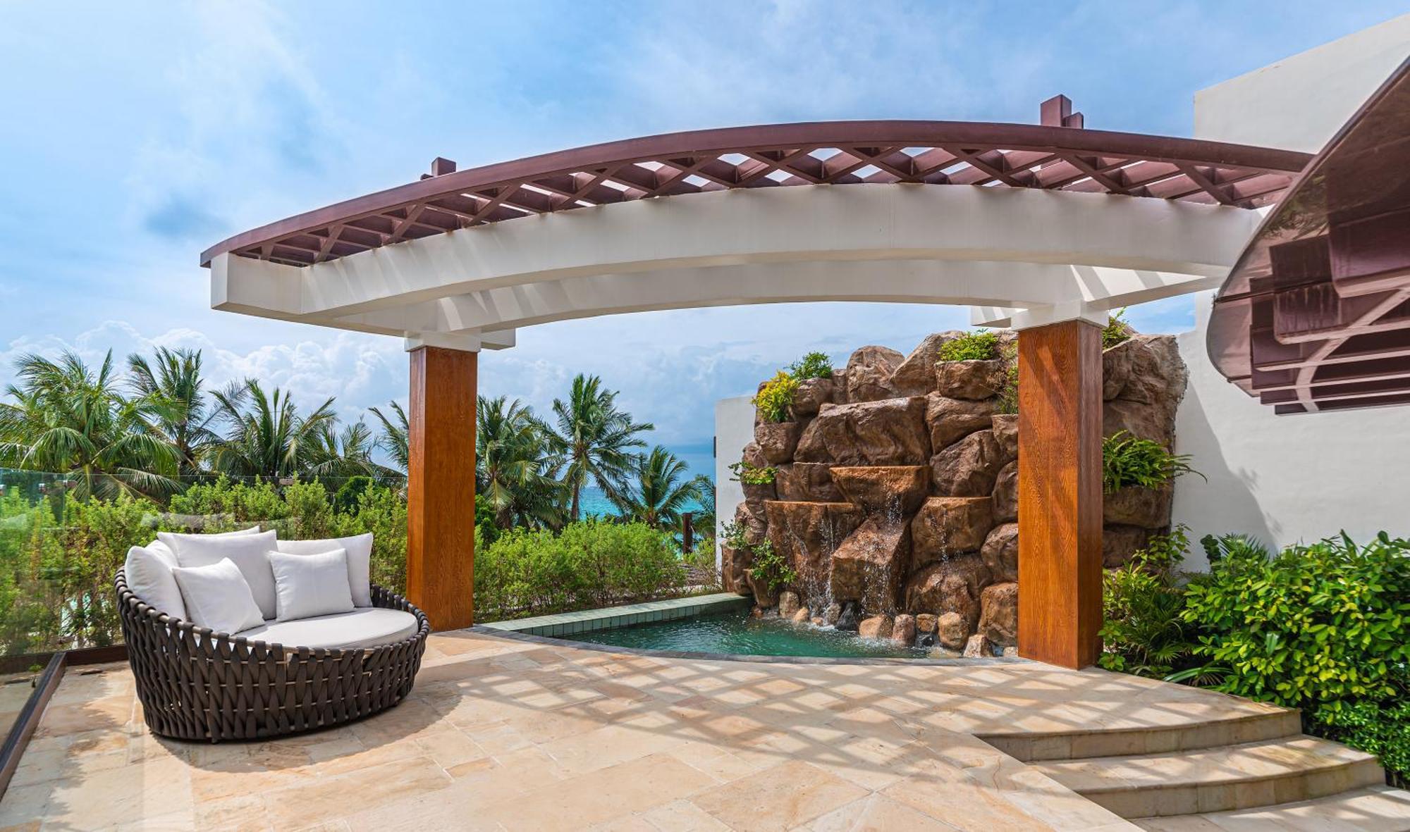 Mandarin Bay And Hotel